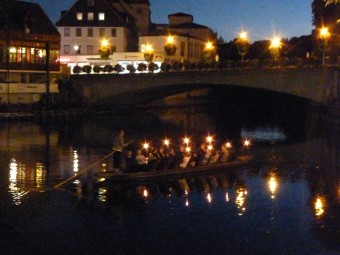 Lichterfahrt auf dem Stocherkahn
